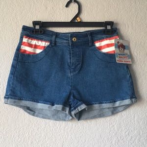 Where’s Waldo Wenda Shorts